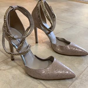 Guess Adabelle pumps